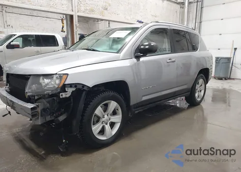 2016 Jeep Compass Sport z USA, uszkodzony, nr VIN 1C4NJDBB2GD757025